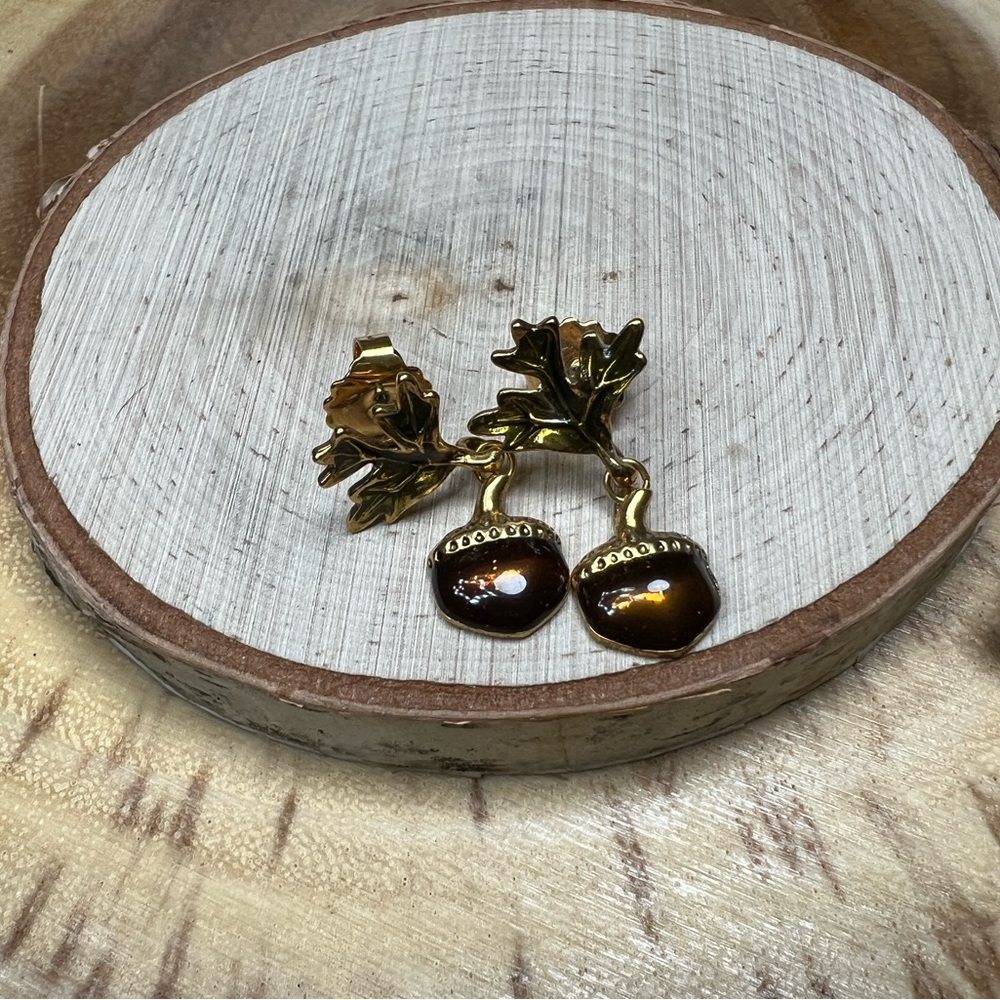VTG| Acorn Avon Earrings 🍂 - Picture 2 of 10